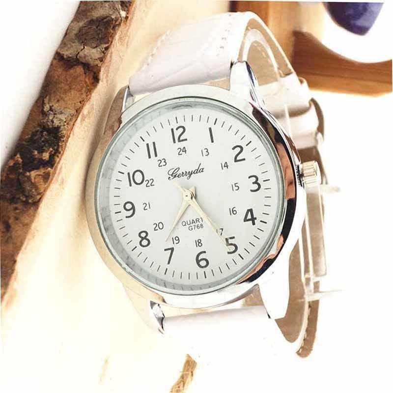 Grote horloge met witte band